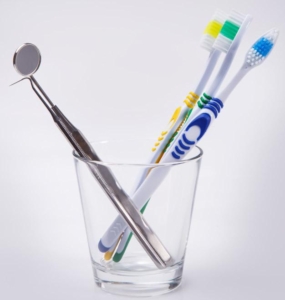 spazzolini per la pulizia orale manuale